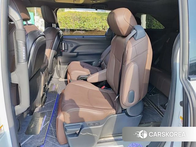 Toyota Sienna 2023 Белый из Китая, фото 6