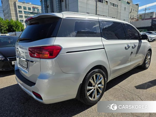 Kia The New Carnival id 4937734 из Кореи 9