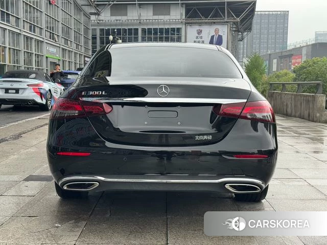 Mercedes-Benz E-Class 2023 Черный из Китая, фото 6