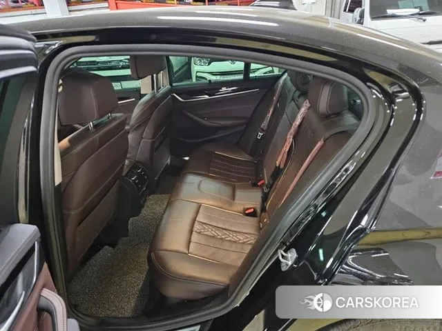 BMW 5 Series (G30) id 3752506 из Кореи 13