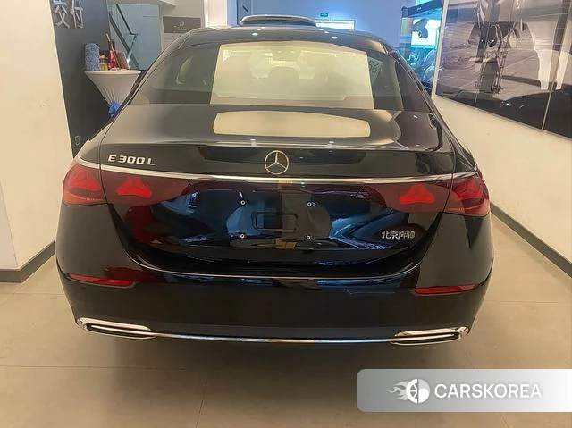 Mercedes-Benz E-Class 2026 Черный из Китая, фото 6
