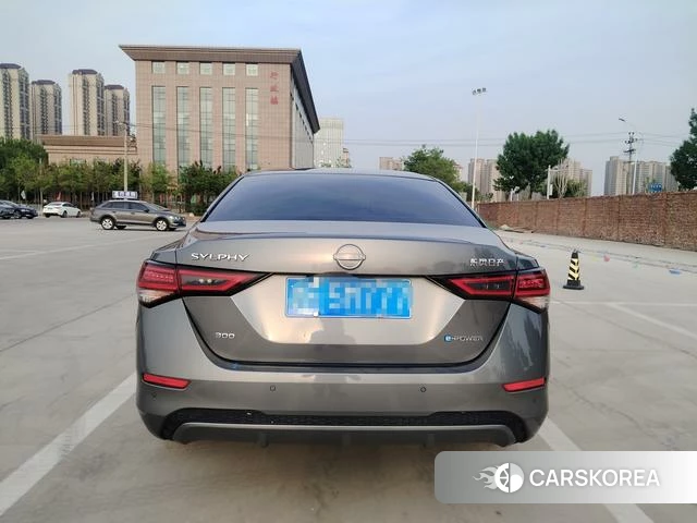 Nissan Sylphy 2022 Темно-серый из Китая, фото 6