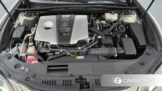 Lexus ES300h 7th generation id 4998662 из Кореи 29
