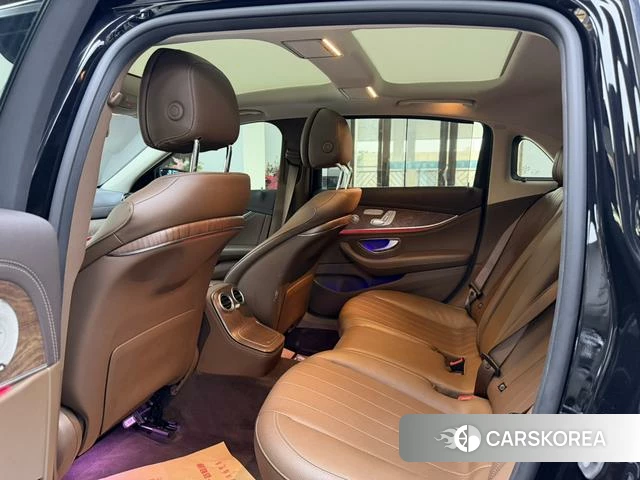 Mercedes-Benz E-Class 2022 Черный из Китая, фото 6