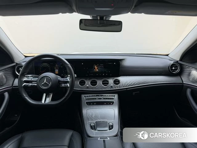 Mercedes-Benz E-Class 2022 Белый из Китая, фото 6