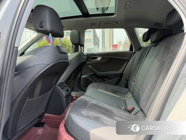 Audi A4L 2021 Серебристо-серый из Китая, фото 6
