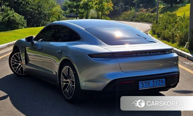 Porsche Taycan id 4929578 из Кореи 16