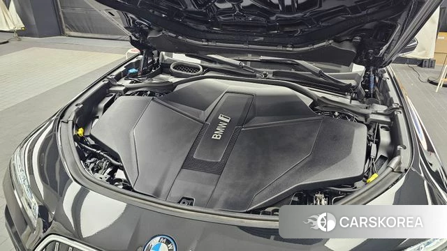 BMW i7 (G70) id 5016457 из Кореи 35
