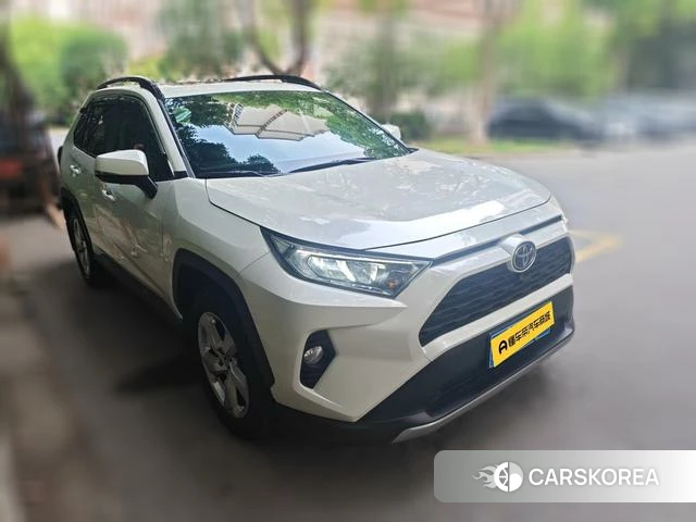 Toyota RAV4 2021 Белый из Китая, фото 6