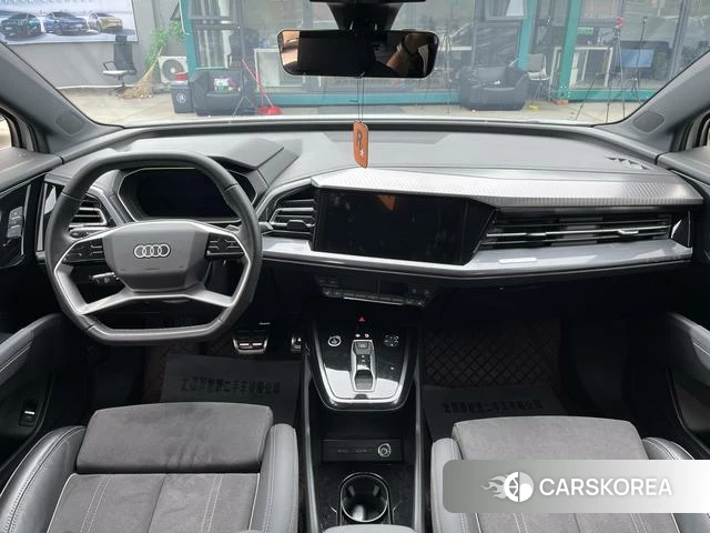 Audi Q4 2023 Белый из Китая, фото 6