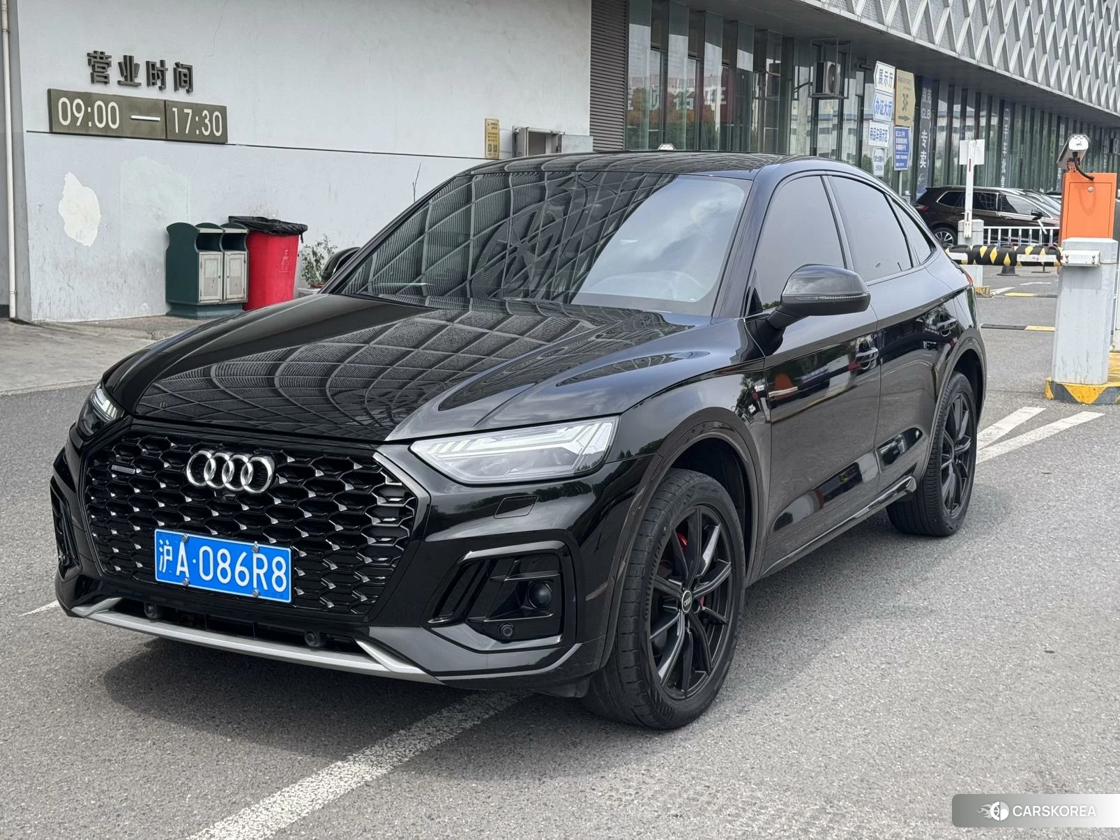 Audi Q5L 2020 Черный из Китая, фото 6