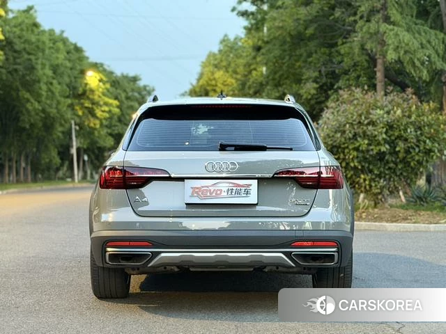 Audi A4L 2021 Темно-серый из Китая, фото 6