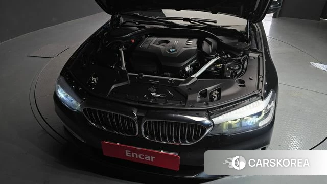BMW 5 Series (G30) id 3937042 из Кореи 16