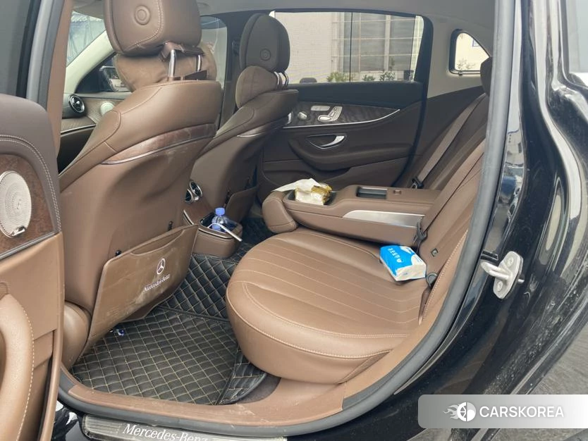 Mercedes-Benz E-Class 2023 Черный из Китая, фото 6