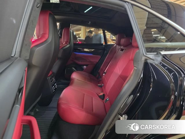 Porsche Makan EV id 4904046 из Кореи 16