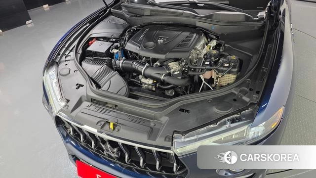 Maserati Levante id 4899313 из Кореи 16
