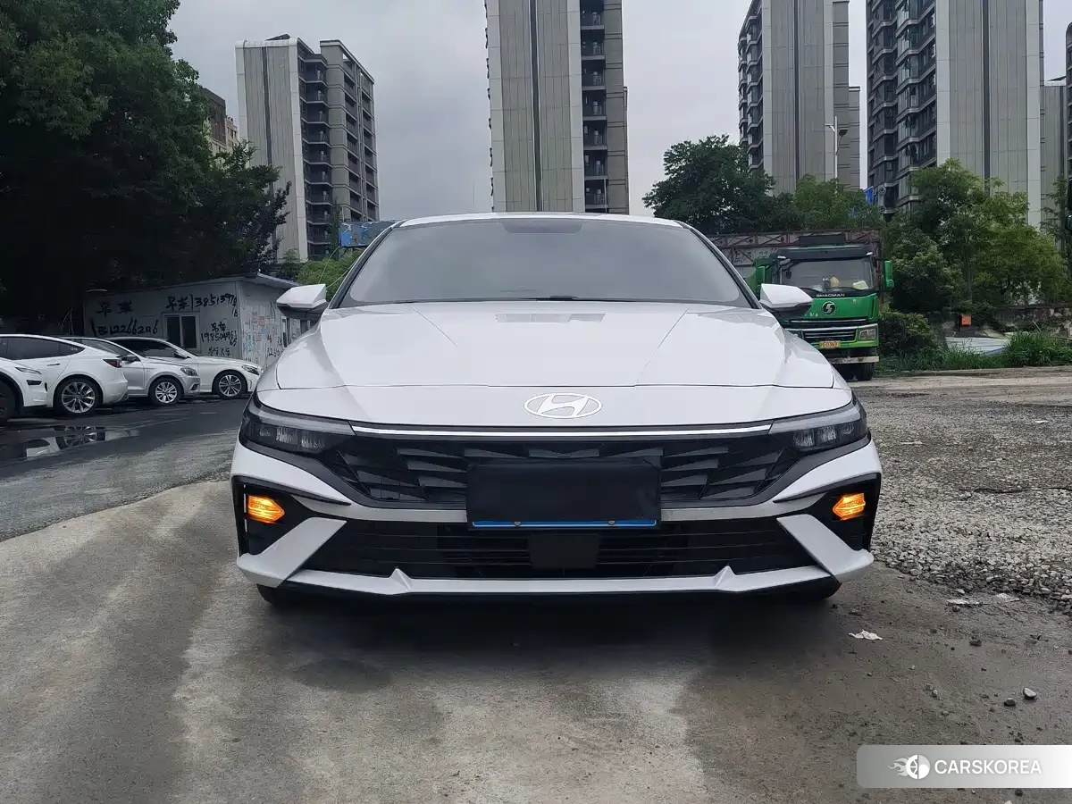 Hyundai Elantra 2026 Белый из Китая, фото 6