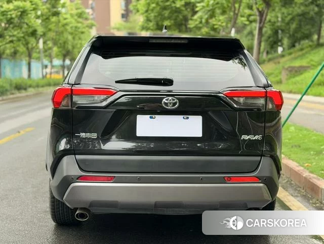 Toyota RAV4 2021 Черный из Китая, фото 6