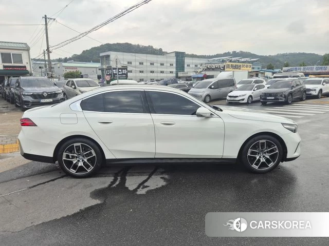 BMW 5 Series (G60) id 4980711 из Кореи 17