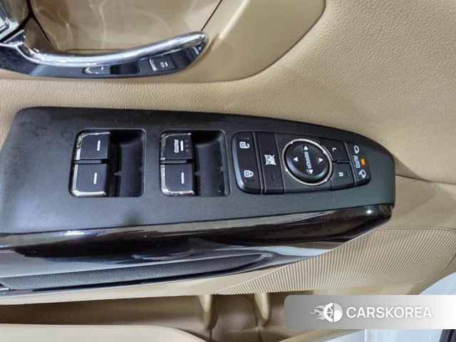 Kia The New Carnival id 4842678 из Кореи 17