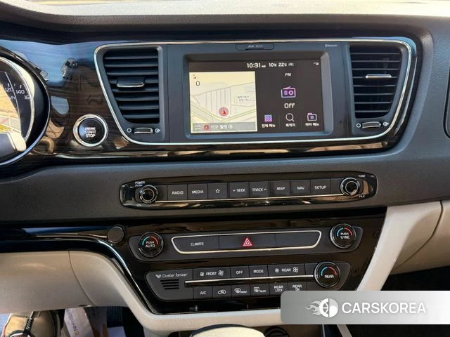 Kia The New Carnival id 5041887 из Кореи 17