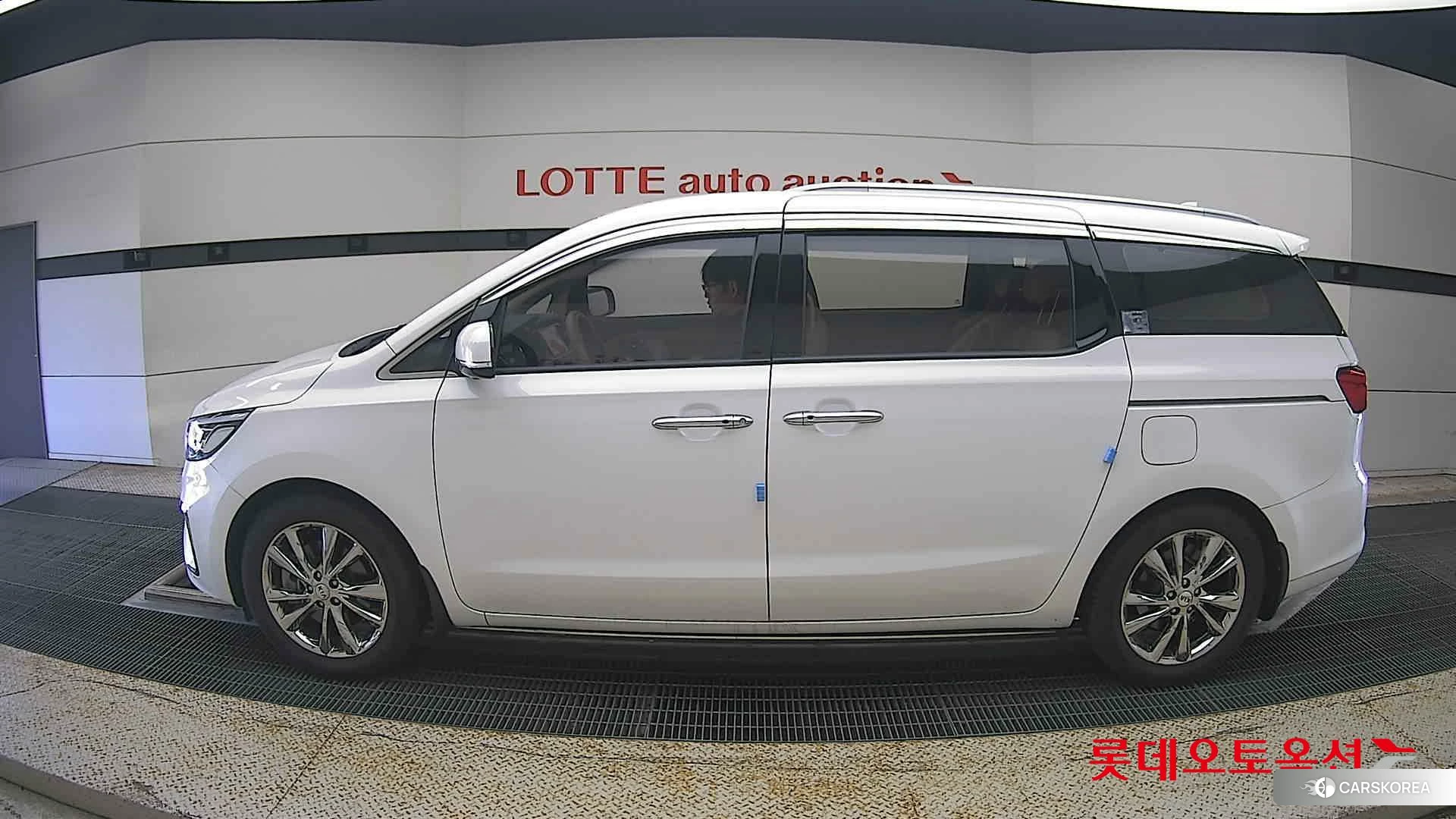Kia Carnival id 4990106 из Кореи 34