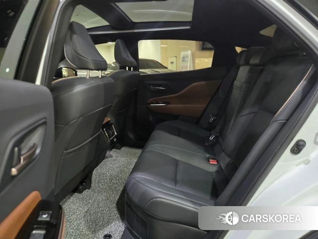 Toyota Crown Crossover id 5010938 из Кореи 17
