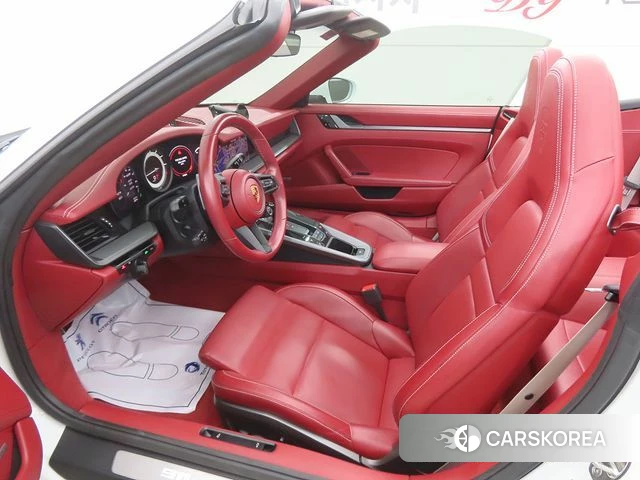 Porsche 911(992) id 5047761 из Кореи 17