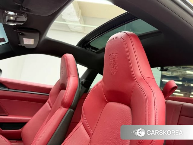 Porsche 911(992) id 4740759 из Кореи 17