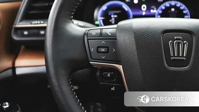 Toyota Crown Crossover id 4990701 из Кореи 17