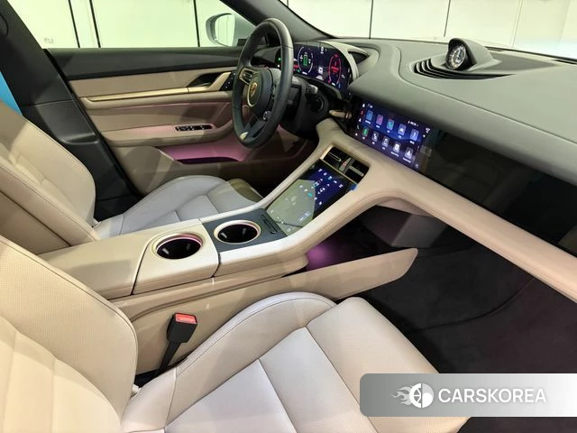 Porsche Taycan id 4870529 из Кореи 17