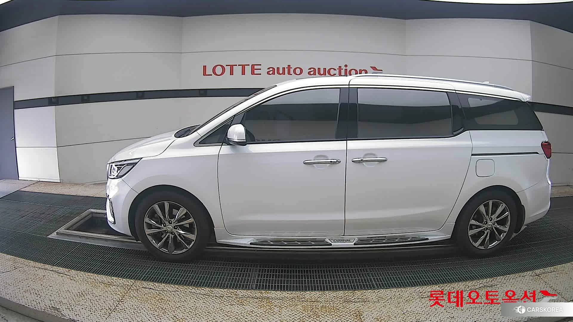 Kia Carnival id 4984654 из Кореи 34