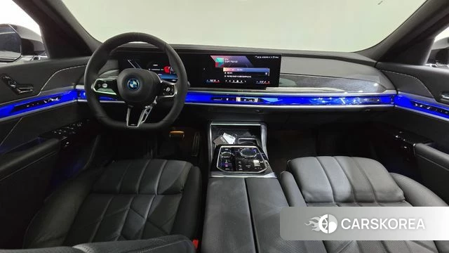 BMW i7 (G70) id 4724840 из Кореи 17