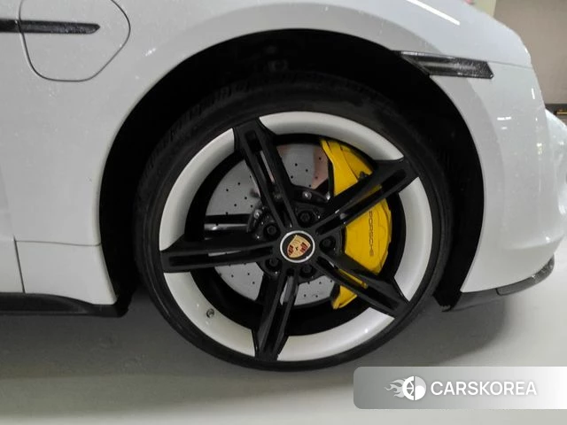 Porsche Taycan id 5031125 из Кореи 16