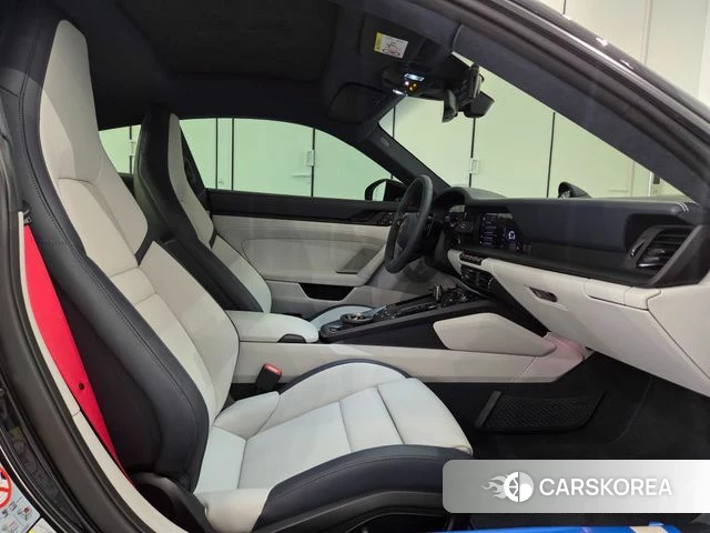 Porsche 911(992) id 4834021 из Кореи 17