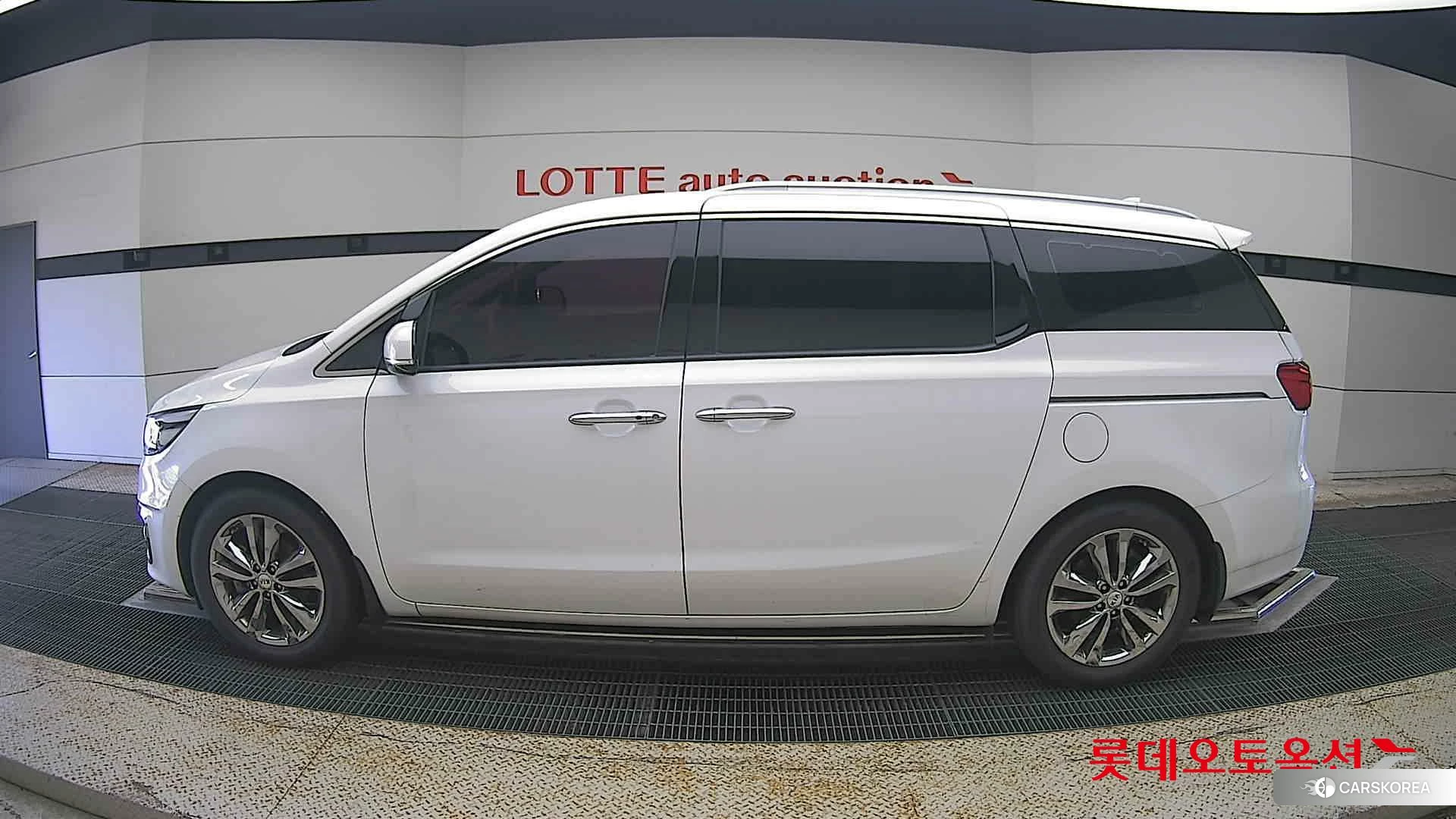 Kia Carnival id 4989989 из Кореи 33