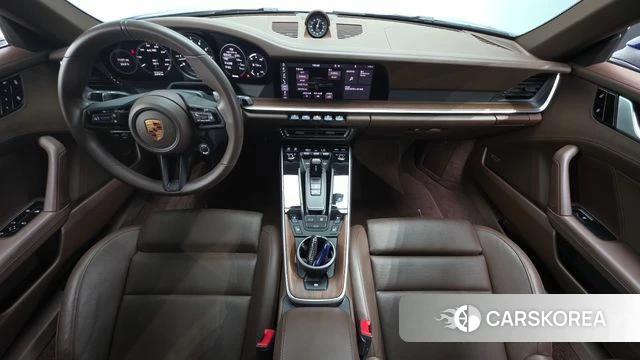 Porsche 911(992) id 4750811 из Кореи 31