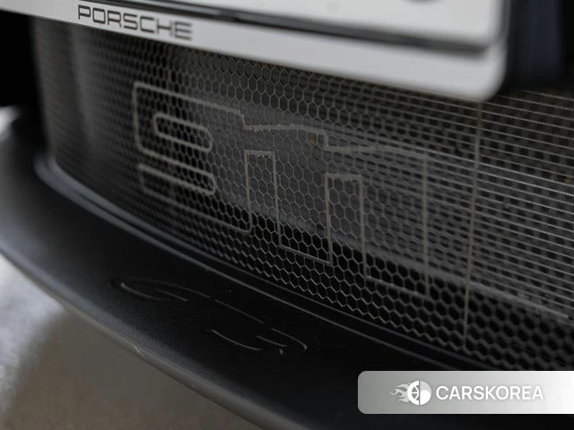 Porsche 911(992) id 4762032 из Кореи 17
