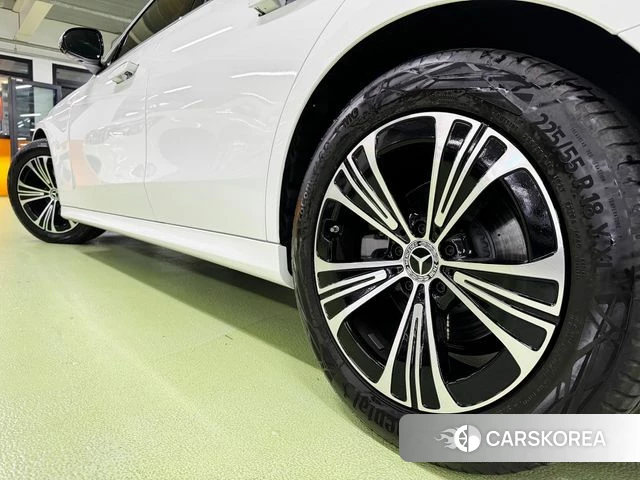 Mercedes-Benz E-Class W214 id 4970953 из Кореи 17
