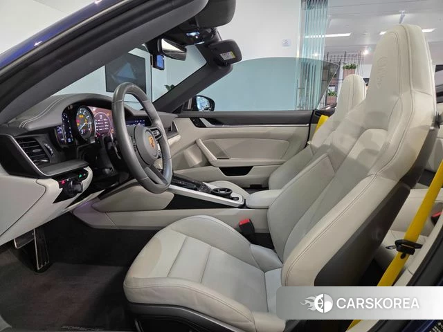 Porsche 911(992) id 4769815 из Кореи 17