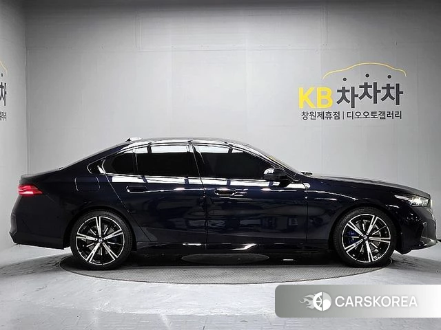 BMW 5 Series (G60) id 5015649 из Кореи 17