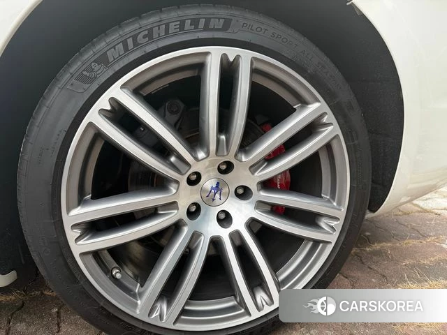 Maserati Ghibli id 4982779 из Кореи 10