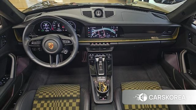 Porsche 911(992) id 4995329 из Кореи 17