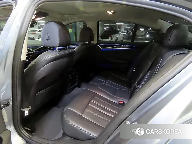 BMW 5 Series (G30) id 3499826 из Кореи 17