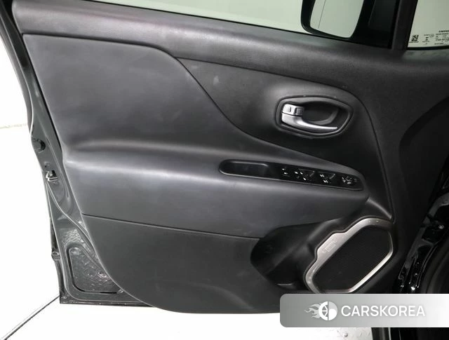 Jeep Renegade id 4905360 из Кореи 16