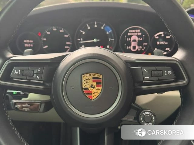 Porsche 911(992) id 4746401 из Кореи 17