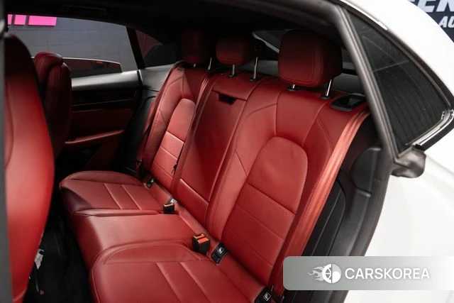 Porsche Makan EV id 4752718 из Кореи 8