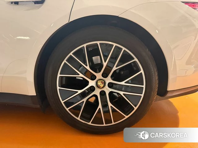 Porsche Taycan id 3805735 из Кореи 15