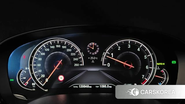 BMW 5 Series (G30) id 4978103 из Кореи 29