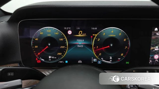 Mercedes-Benz E-Class W213 id 4981452 из Кореи 30